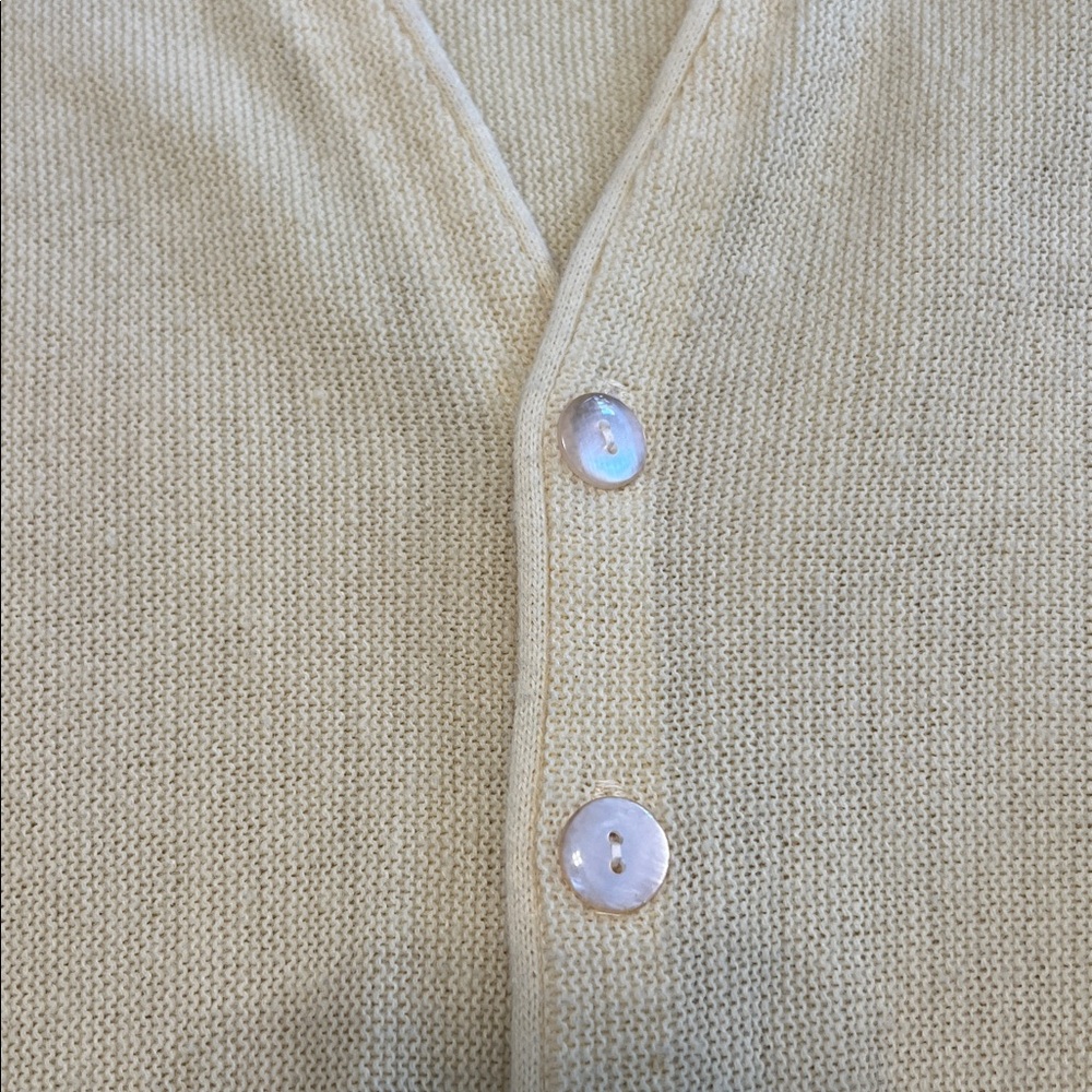 Vintage Men’s Butter Yellow Cardigan - Picture 6 of 9